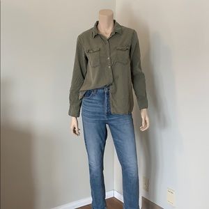 💞3for$40💞Buffalo button down sage green top